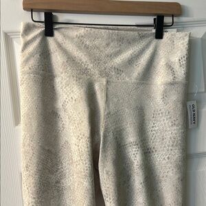 Old Navy TALL 7/8 Powersoft Leggings